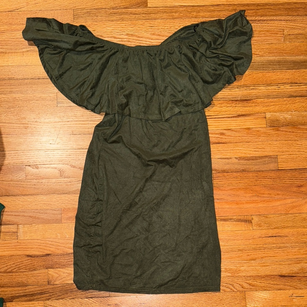 a'gaci Off-Shoulder Dark Green Mini Dress